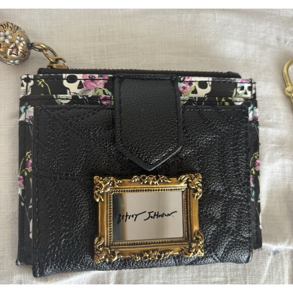 Betsey Johnson Wallet & ❤️ Purse Charm SPIDERWEB SKULL Black Bifold Snap - Picture 2 of 10